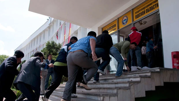 1 killed dozens injured as clashes erupt in Kyrgyzstan
