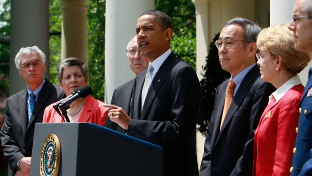 Obama vows to end Washington's cozy ties with oil drillers