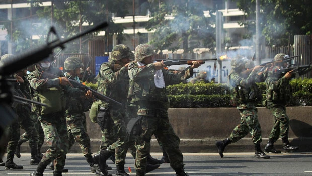 UN chiefs urges restraint as Thailand teeters on brink of civil war