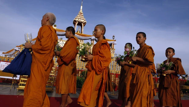 Thailand tightens detention of protest leaders