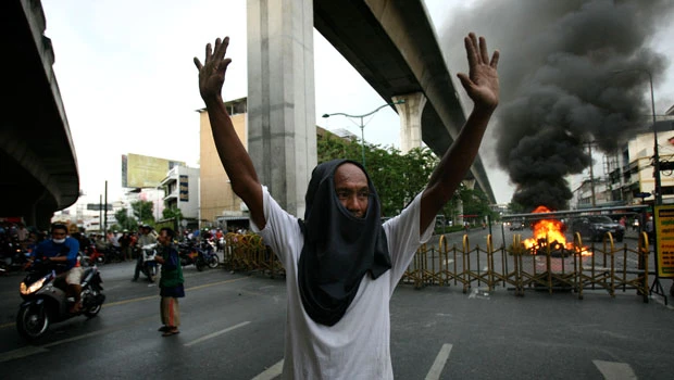 Thai protests expose military rifts, incompetence