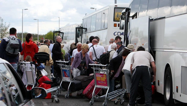 Volcanic ash grounds 1,000 European flights