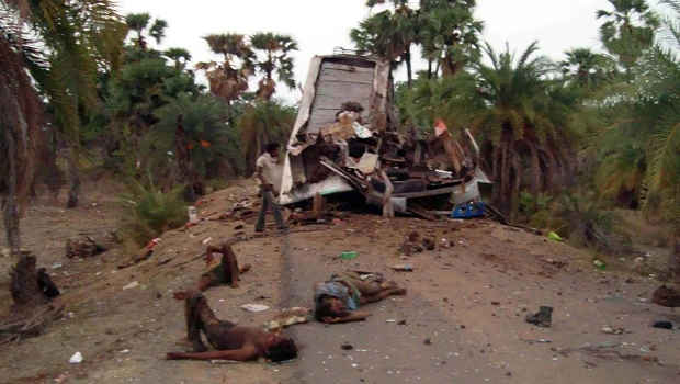 Maoists kill 50 in attack on Indian bus