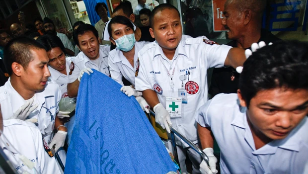 Red shirt military adviser wounded in Thai capital