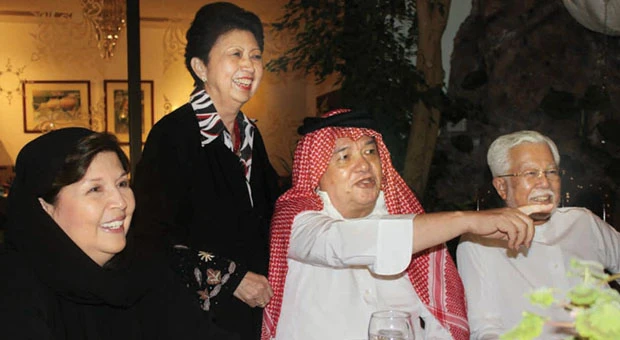 Filipino movie icons get warm reception