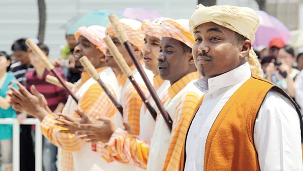 ‘Moon Boat’ lauded at Expo 2010 thanks to Saudi performances
