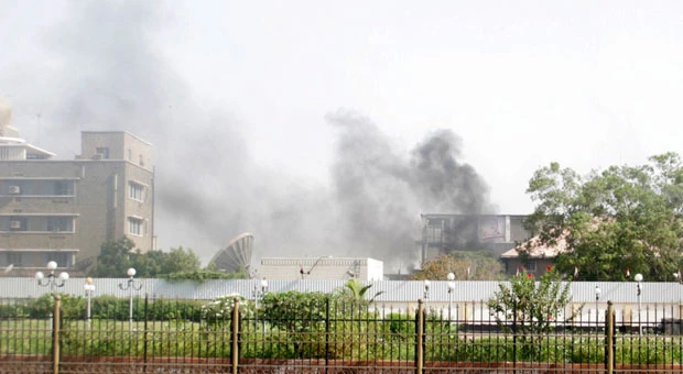 Al-Qaeda men storm Aden intel HQ, free 11 prisoners