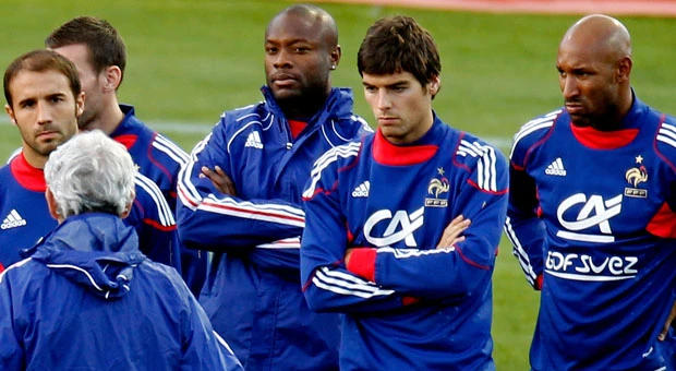 Nicolas Anelka thrown out of French World Cup squad