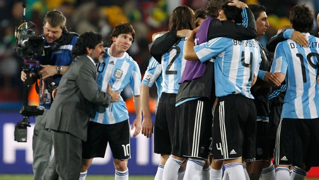 Heinze gives Argentina nervous win over Nigeria