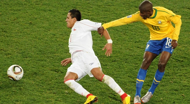 Brazil beats Chile 3-0 to reach WCup quarterfinals