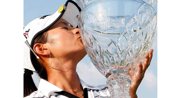 Miyazato wins, takes over No. 1 in women's golf