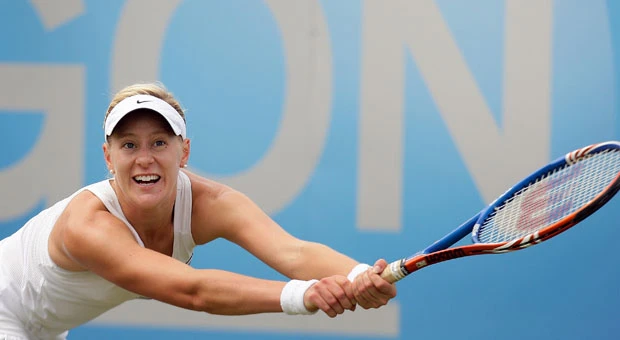 Impressive Sharapova powers into Edgbaston final