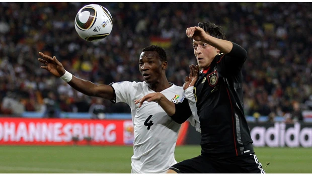 Ozil goal fires Germany into last 16