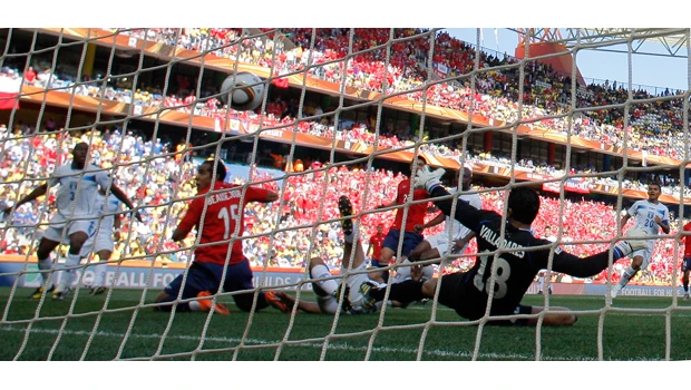 Chile beats Honduras to end 48-year wait