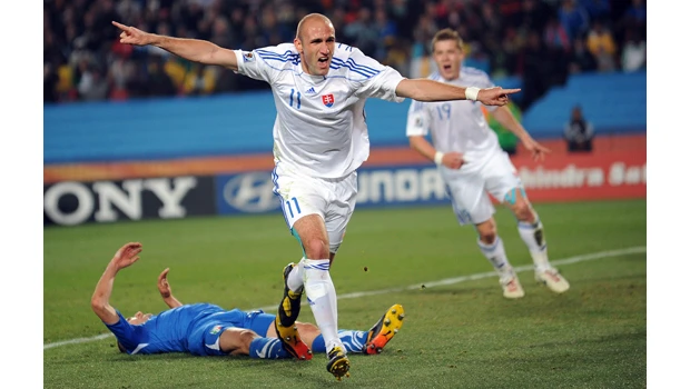 Slovakia wins 3-2 to send holders Italy out