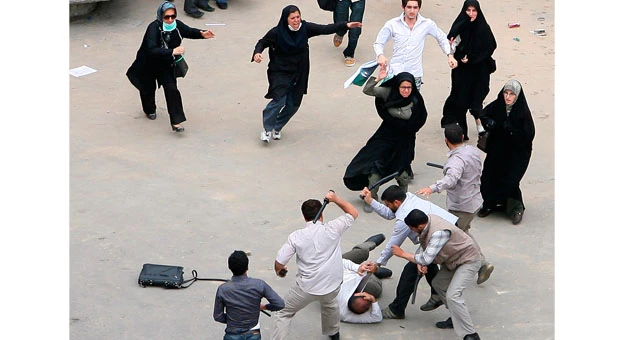Iran opposition leader vows to continue struggle