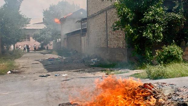 Kyrgyz ethnic riots spread, 84 killed