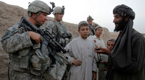 General Petraeus to face soldier complaints over war rules