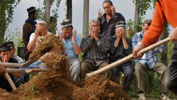 'Several hundred' dead in Kyrgyz unrest, says Red Cross