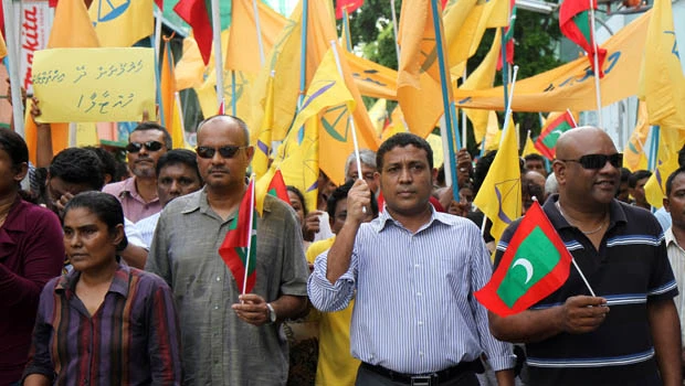 Maldives in crisis after Cabinet quits