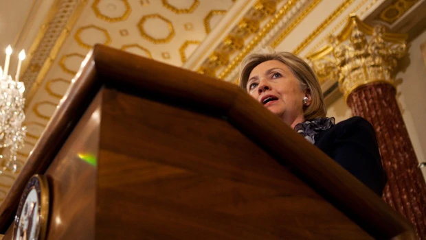 Clinton urges Senate to OK new nuke treaty