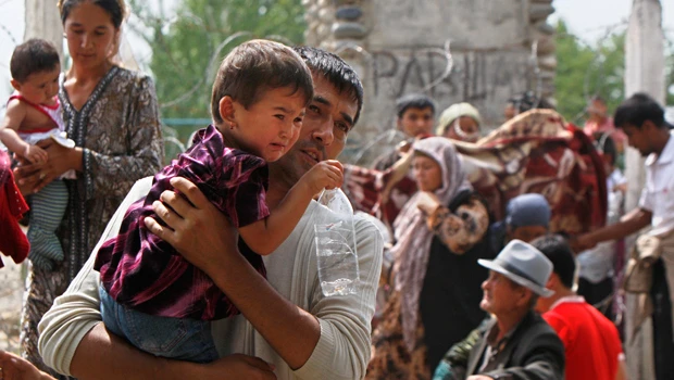 UN says 400,000 uprooted by Kyrgyz ethnic violence