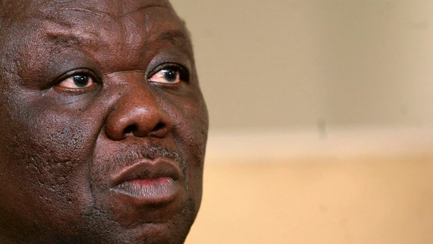 Zimbabwe PM fires ministers