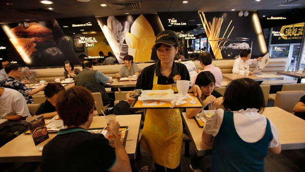 Hong Kong passes minimum wage law
