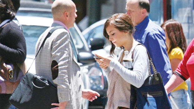 Wtch ur stps while txtng!