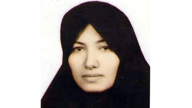 Iran to review woman's stoning verdict