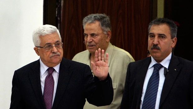 Abbas warns Fatah to get organized or die