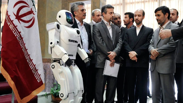 Iran unveils human-shaped robot