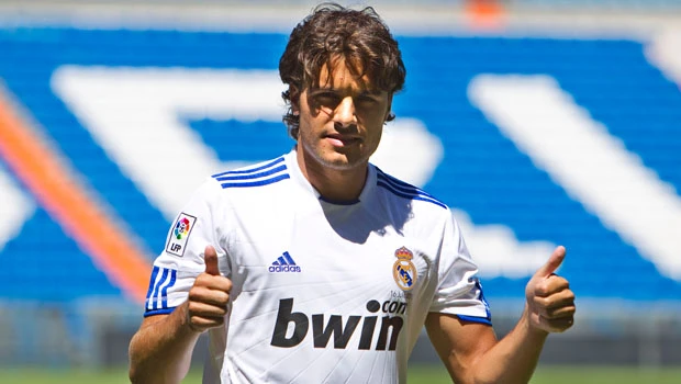 Real Madrid complete signing of Pedro Leon
