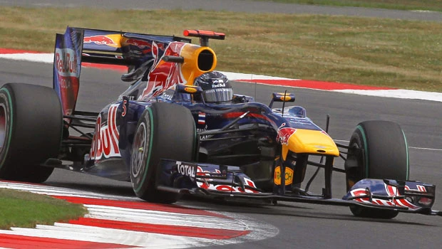 Vettel claims pole for British Grand Prix