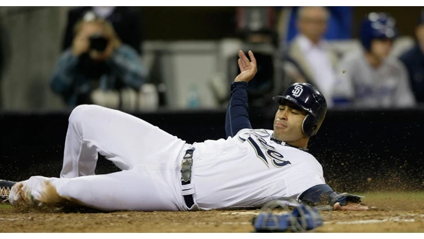 Hairston pushes Padres over Dodgers