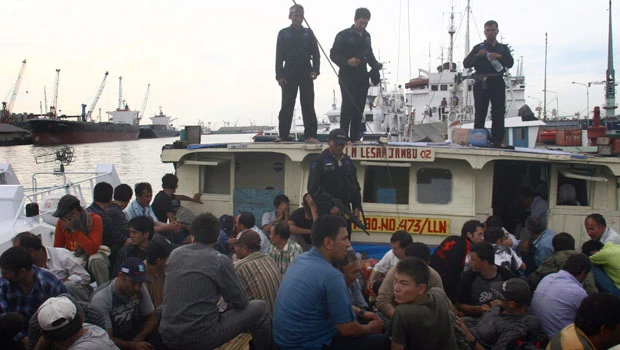 Indonesia detains 66 migrants heading to Australia