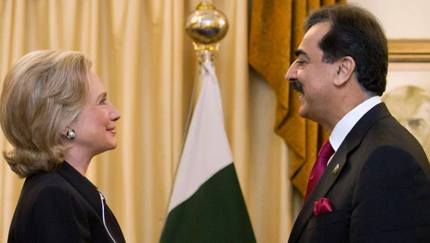 Clinton seeks more Pakistan-Afghan cooperation