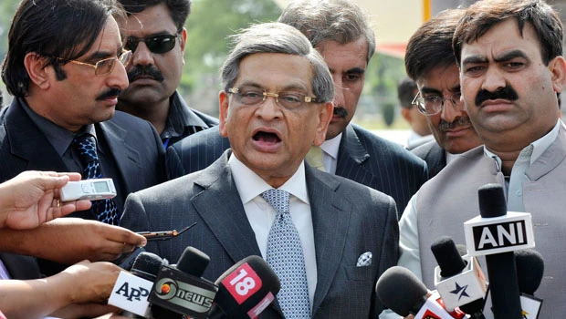 Krishna to pressure Pakistan on Mumbai probe during talks
