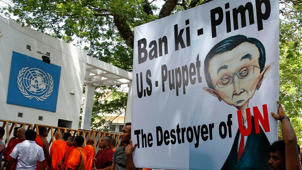 UN workers trapped as Sri Lankans lay siege to compound