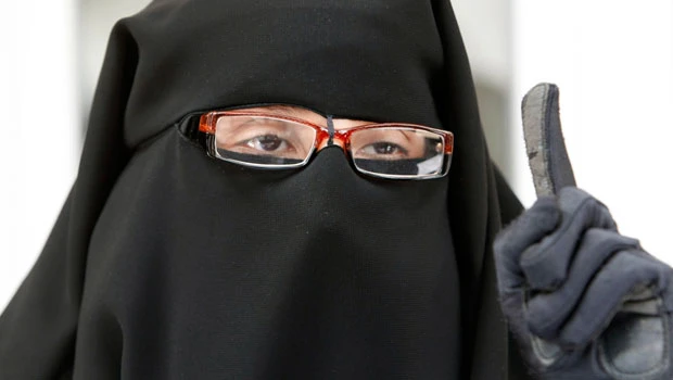 French Parliament approves ban on face veils