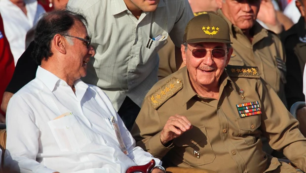Chavez threatens US oil cut in Colombia dispute
