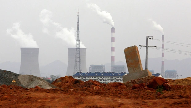 China orders energy-wasting factories to close
