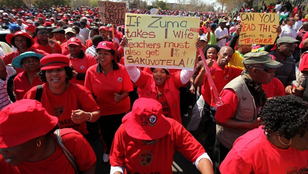 Zuma's push leads to strike talks