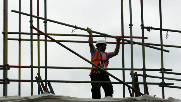 UK growth hits 9-year high in Q2 but slowdown looms