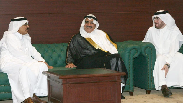 Fakieh discusses vital issues with officials