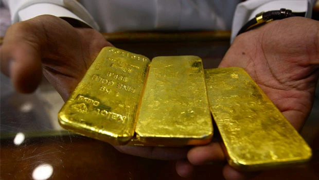 Pawning spurs gold market