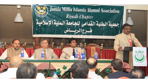 Diplomat's speech on fasting leaves audience spellbound