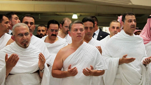 King Abdallah performs umrah