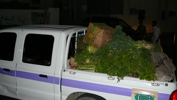 Municipal inspectors impound vegetable carts in Jeddah