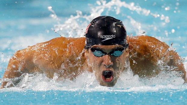 Phelps extends dominance in 200 fly at Pan Pacs